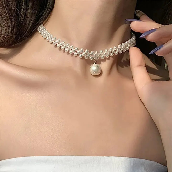 Stylish pearl choker for Girls